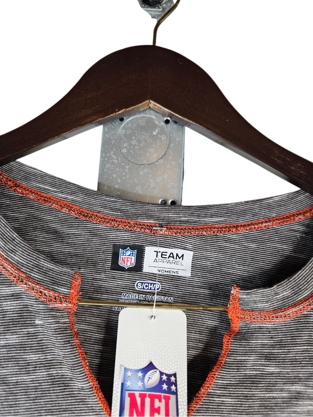NFL Womens Small Cleveland Football Long Sleeve Shirt NWT Brown Graphic Top - Picture 5 of 5